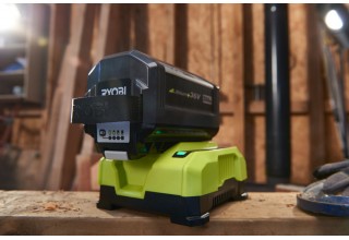 Зарядное устройство RYOBI RY36C60A