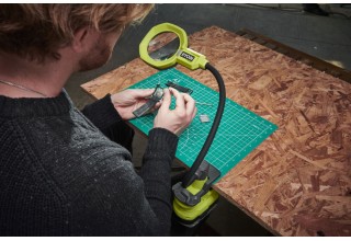 Фонарь с увеличительной линзой RYOBI RML18-0 (без батареи) система ONE +