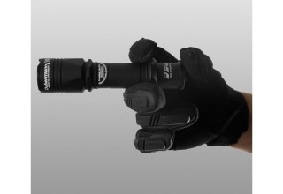 Фонарь Armytek Dobermann XP-L HI Теплый