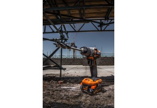 Дрель-шуруповерт аккумуляторная AEG BS18SBL-202C