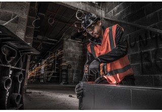 Дрель-шуруповерт аккумуляторная AEG BS18SBL-202C