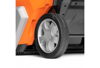 Снегоуборщик аккумуляторный DAEWOO DAST 6042Li SET