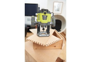Фрезер RYOBI RRT1600-K