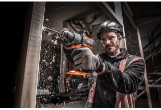 Дрель-шуруповерт аккумуляторная бесщеточная AEG BS18C3BL-402C