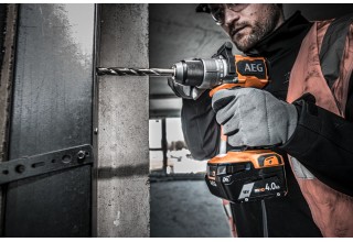 Дрель-шуруповерт аккумуляторная бесщеточная AEG BS18C3BL-402C