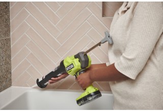 Пистолет для герметика RYOBI RCG18-0 (без батареи) система ONE +