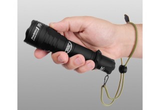 Фонарь Armytek Predator XP-L HI Теплый