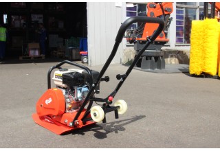 Виброплита Impulse VP60L Loncin G200F (колеса)