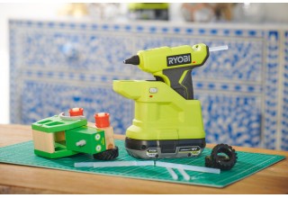 Термоклеевой пистолет RYOBI RGLM18-0 (без батареи) система ONE +